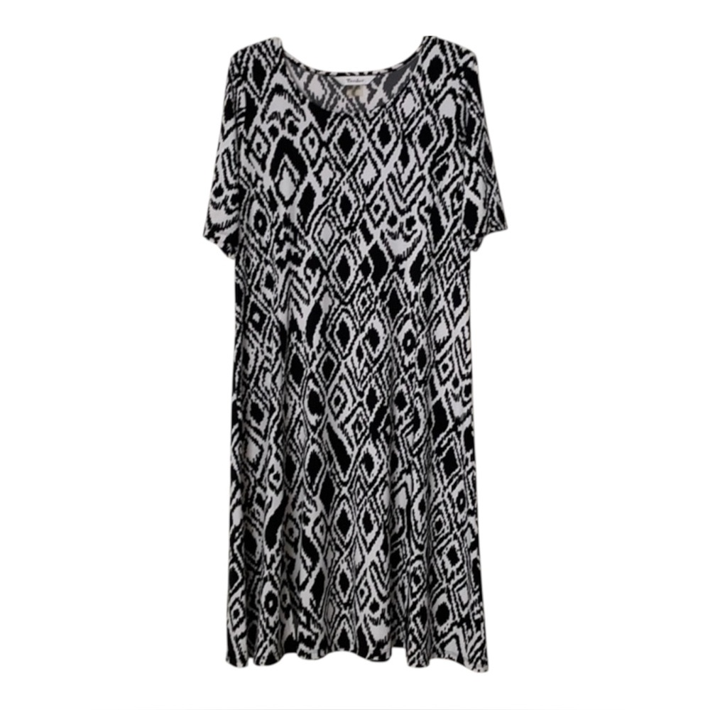 TanJay Dress Elbow sleeves, flowy bottom. Size 14
Measurements below